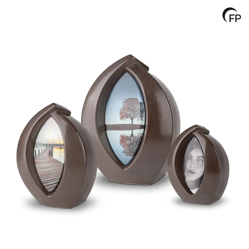 Urna in ceramica Forever Framed marrone scuro con foto personalizzata